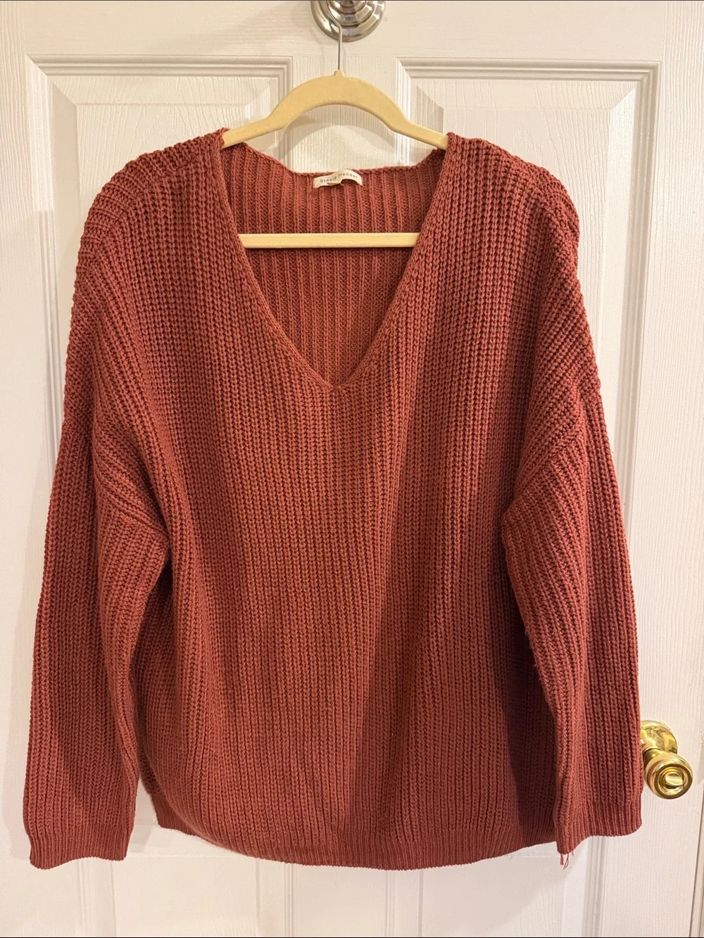 Stevie Hender V-Neck Chunky Knit Sweater in Rusty Terracotta